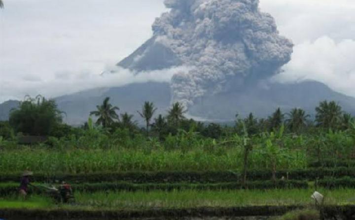 Yogyakarta Petakan Potensi Gangguan Lalu Lintas Penerbangan akibat  Erupsi Gunung Berapi