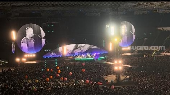 Coldplay Suguhkan Konser Tak Terlupakan di area dalam GBK: Bukan cuma Karaoke Bareng, Tetapi Visual Spektakuler