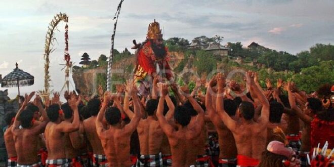 Sejarah Tari Kecak Asli Bali Beserta Kisahnya