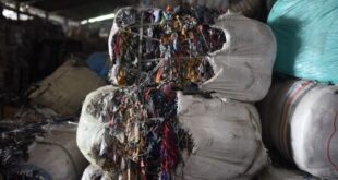 Zero Waste Indonesia juga juga Grup Barito Pacific Gelar Aksi Tukar Baju, Reduksi Sampah Tekstil 270 Kg