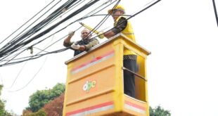 Pemkot Jaktim tertibkan kabel udara pada Pondok Bambu