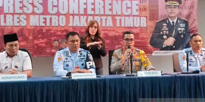 Polisi: Anak Pamen TNI AU tusuk diri sendiri sebelum tewas terbakar