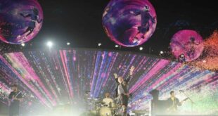 Kejutan, Maliq & D’Essentials tampil di area tempat panggung Coldplay